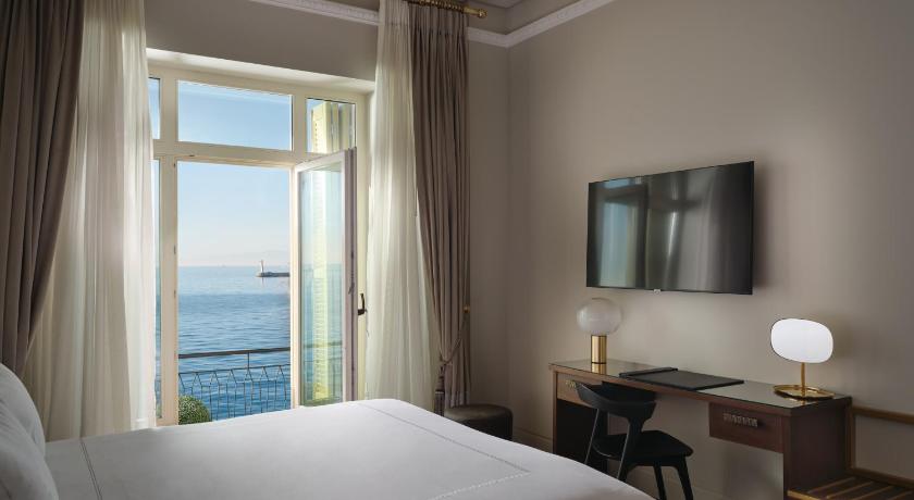 Image of Sea View Suite 17