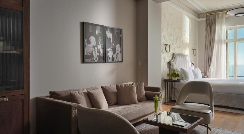 Image of Sea View Suite 0