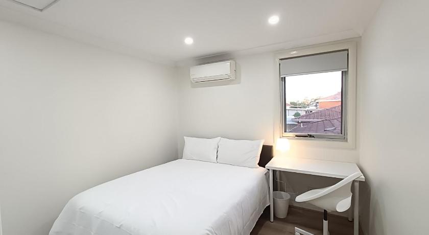 Comfortable Queen Room With AC & Heating - Merrylands - NM7 사진
