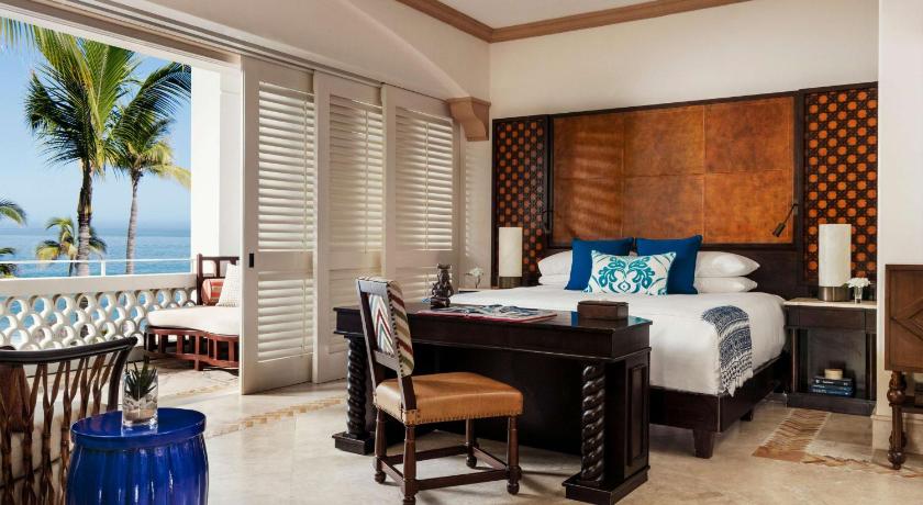 Image of Junior Suite - Ocean Front 3
