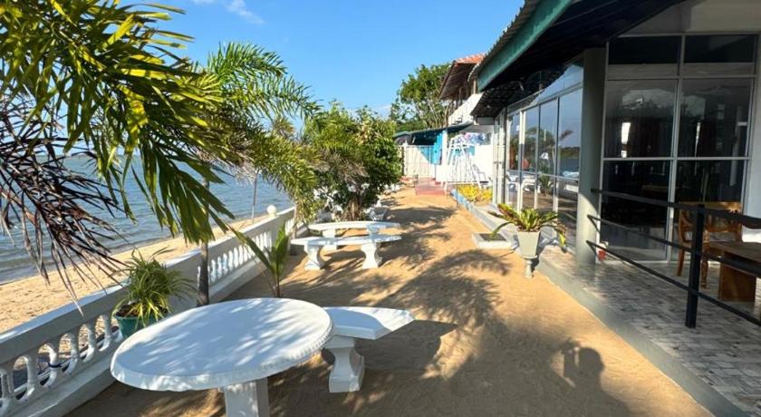 Imagen de Single Room with Lake View 13