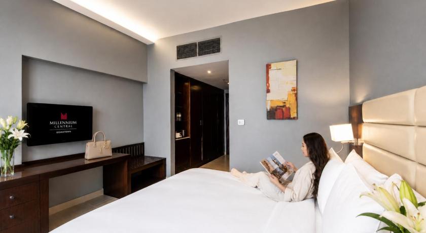 Image of Executive Queen Bed 5