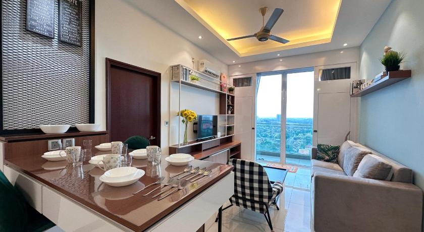 Image of One-Bedroom Apartment with Balcony 3