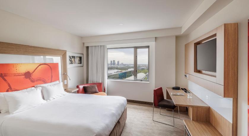 Image of Superior Room, Accessible Room, 1 King Size Bed 0