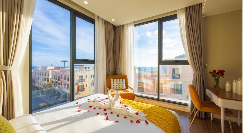 Suite Deluxe Nhìn Ra Biển (Deluxe Suite with Sea View)