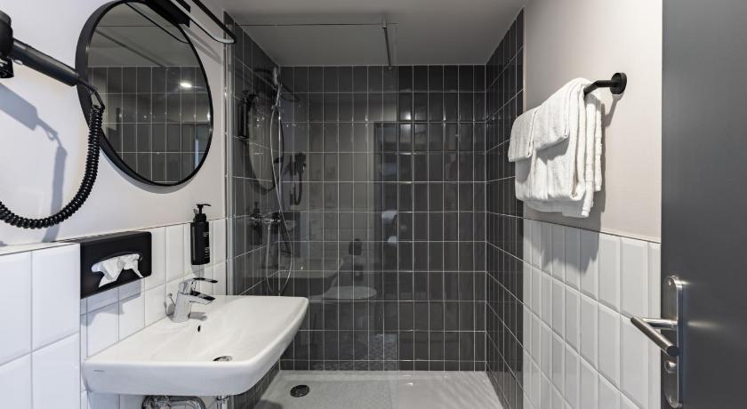 Image of Comfort Room 2