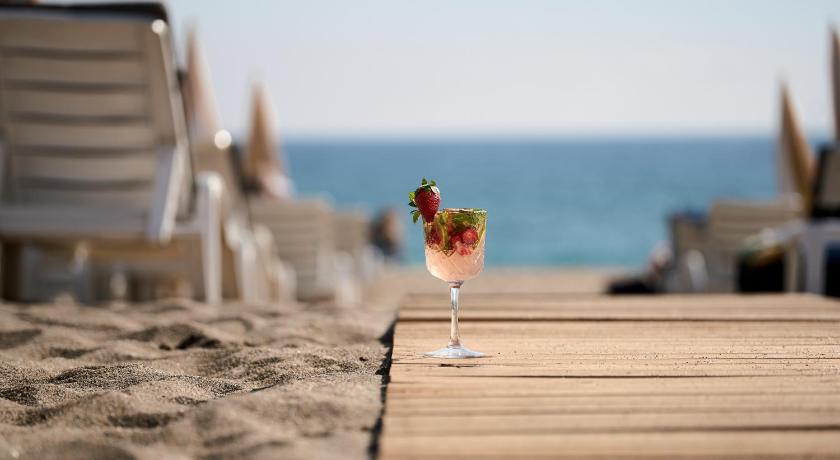 Elysee Beach Hotel - image 39