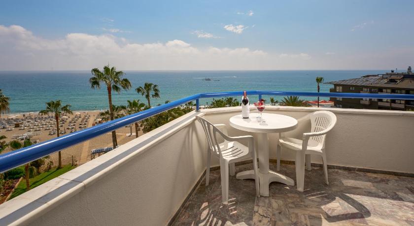 Elysee Beach Hotel - image 6