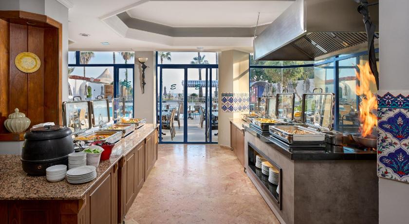 Elysee Beach Hotel - image 19