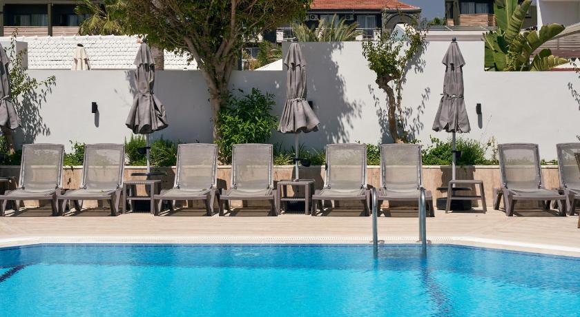 Elysee Beach Hotel - image 30