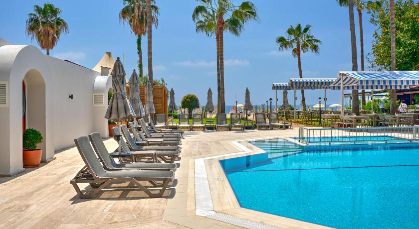 Elysee Beach Hotel - image 12