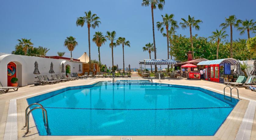 Elysee Beach Hotel - image 4