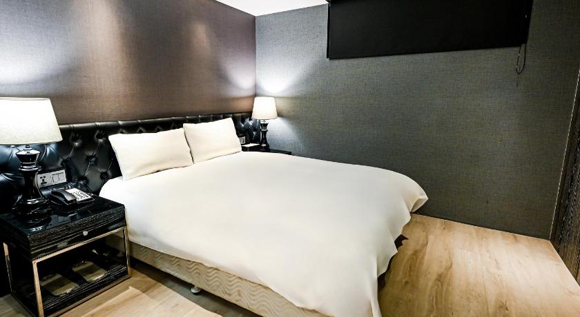 Image of Standard Double Room without Window 9