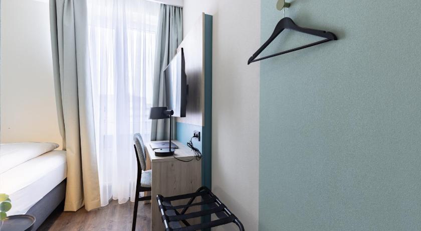 Image of Economy Room 15