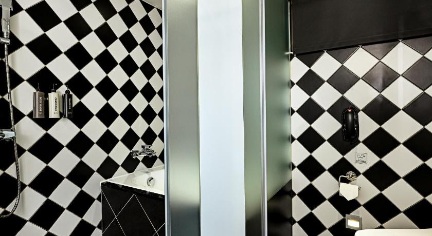 Image of Classic Double Room without Window 12