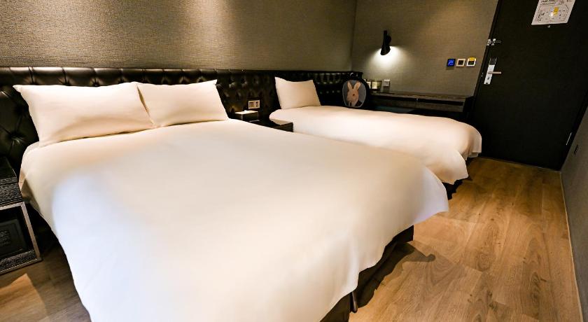 Image of Triple Deluxe Room 5