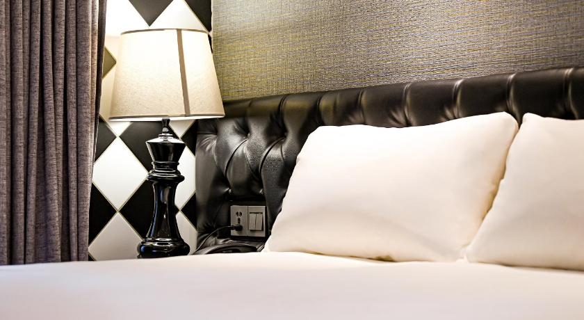 Image of Triple Deluxe Room 11