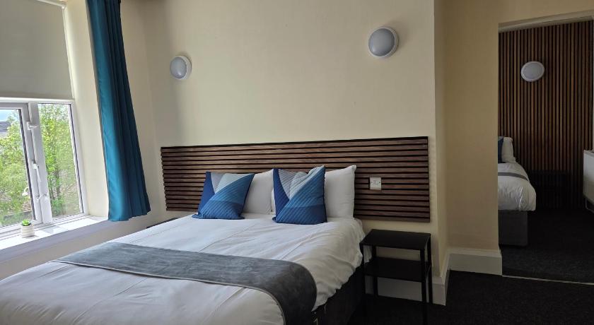 Image of Standard Family Room 0