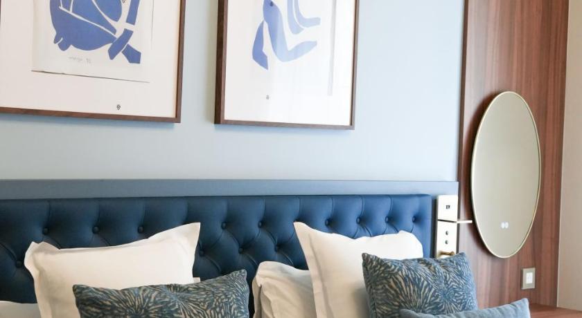 Image of Premium Double Room with Patio View 8