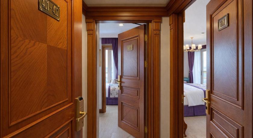 Image of Family Connecting Suite 10