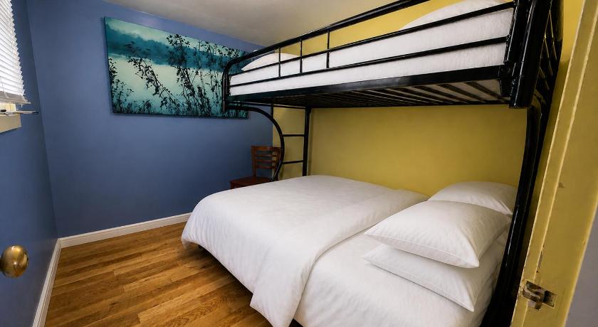 Image of Two-Bedroom Cottage 3