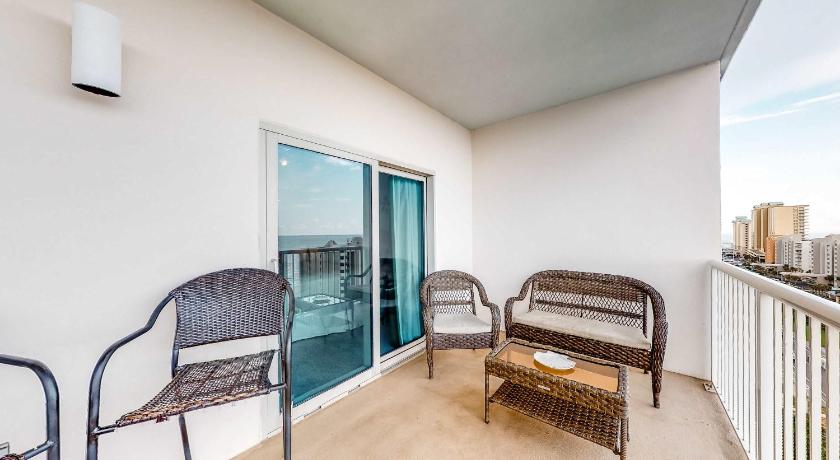 Image of Apartment with Terrace 23