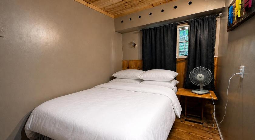 Image of Three-Bedroom Cottage 3