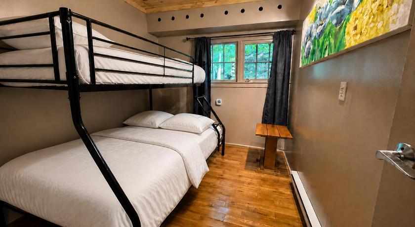 Image of Three-Bedroom Cottage 4