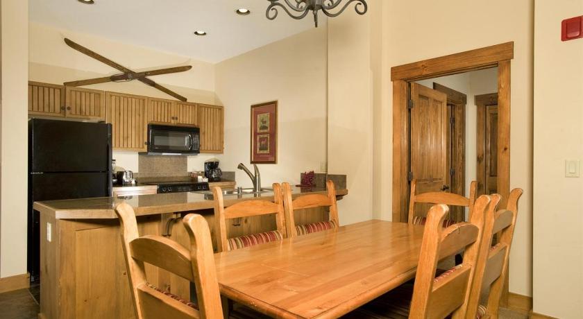 Image of 2 Bedroom Condominium  Bedding Guaranteed 16