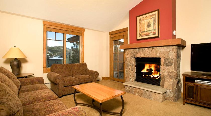 Image of 2 Bedroom Condominium  Bedding Guaranteed 6