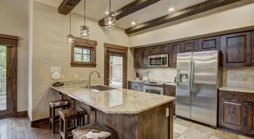 Image of 3 Bedroom Condominium 1