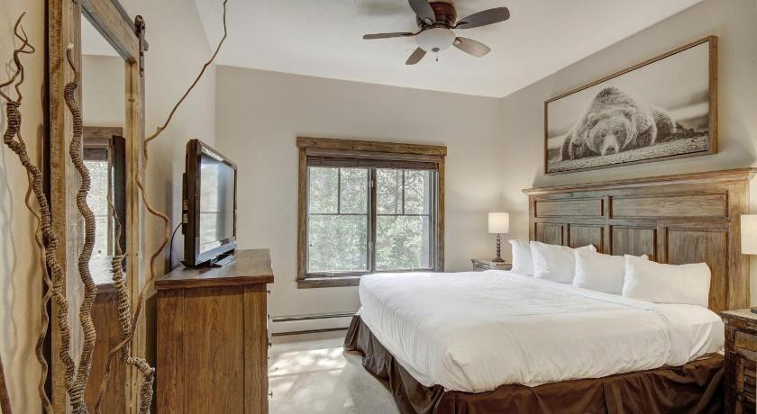 Image of 3 Bedroom Condominium 5