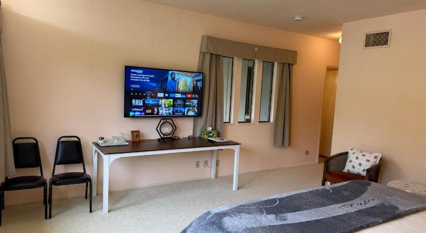 Image of Deluxe Queen Room 3