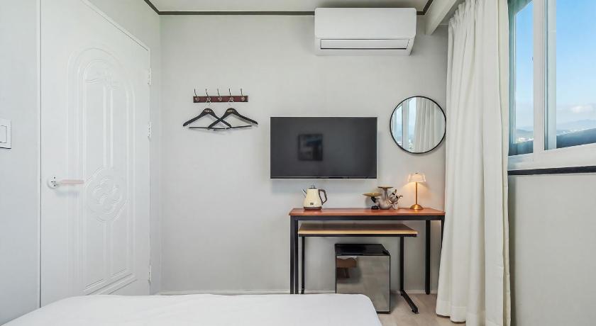 Image of One-Bedroom House 23 1