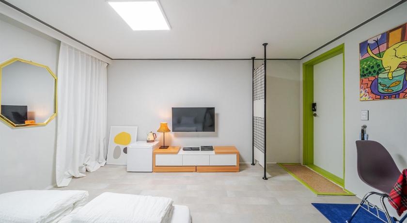 Image of One-Bedroom House 63 0