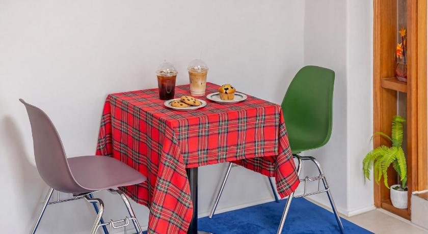 Image of One-Bedroom House 63 6