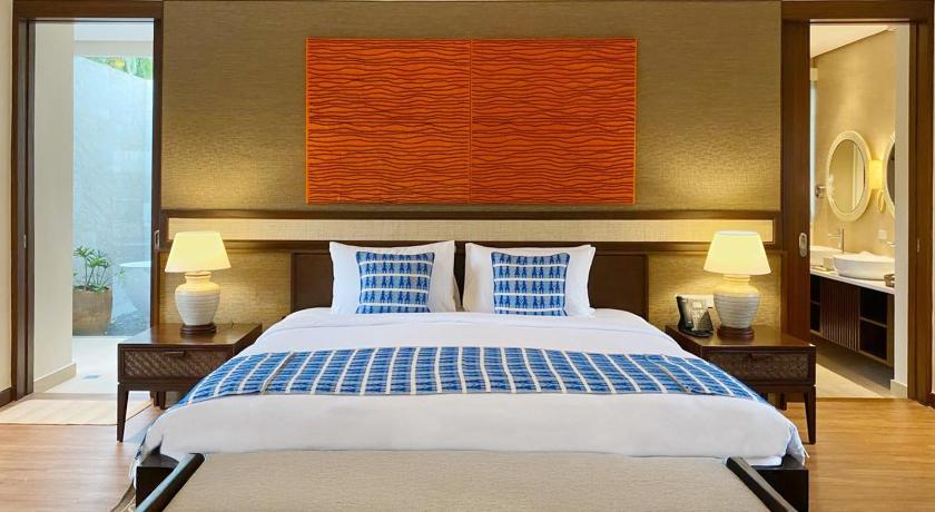 Image of Pool Residences 2