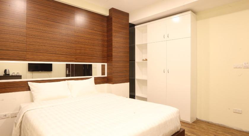 Image of Standard Double 4