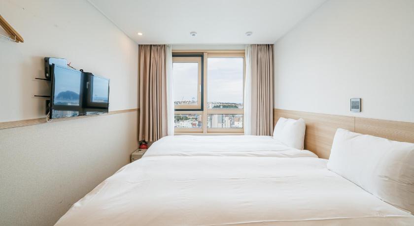 Image of Standard Twin City View 9