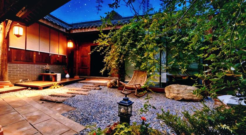 楽山 Leshan Nanmu Courtyard ホテル ロビー