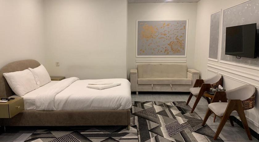 Luxvill Hotel - image 11