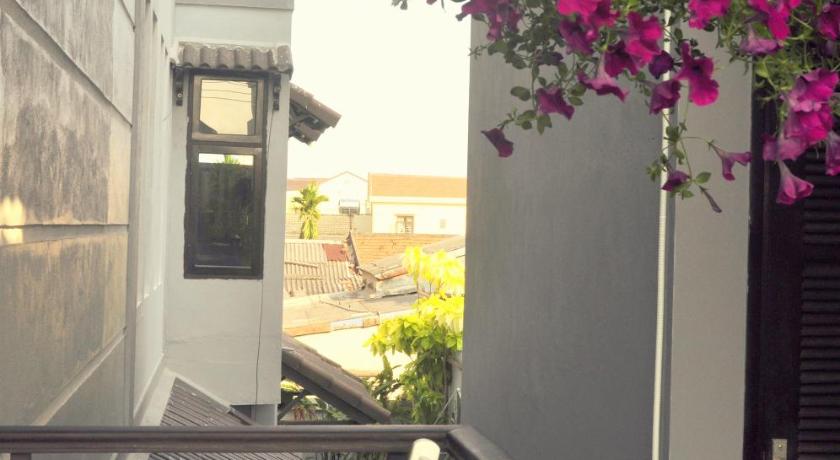 Image of Deluxe Double with Balcony 9