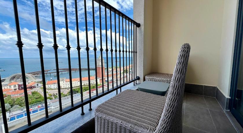 Căn Hộ 2 Phòng Ngủ Nhìn Ra Biển (Two-Bedroom Apartment with Sea View)tooltipCăn Hộ 2 Phòng Ngủ Nhìn Ra Biển (Two-Bedroom Apartment with Sea View)