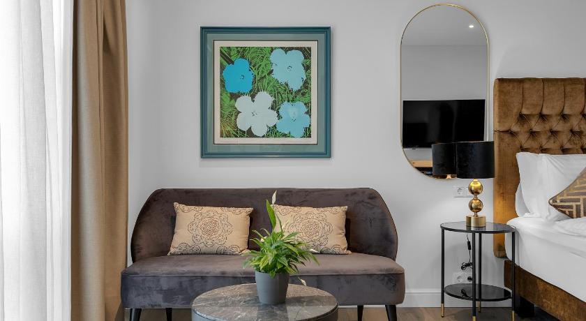 Image of Executive Suite 8