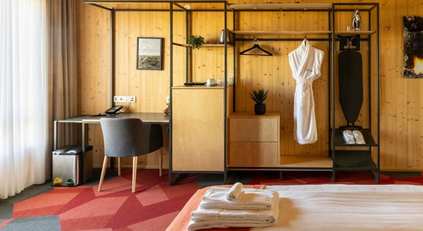 Image of Deluxe Family Room 3