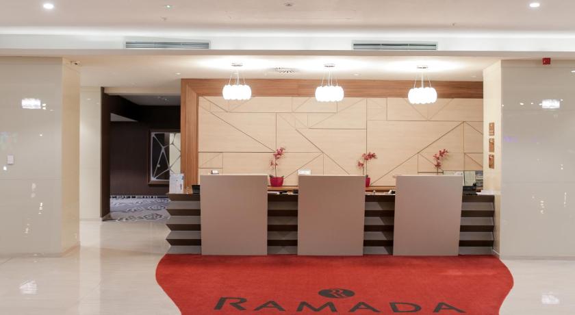 Ramada Plaza by Wyndham Craiova photo