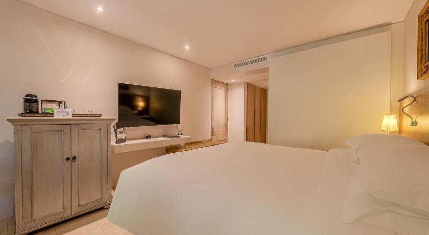 รูปของSuperior Room, 1 King Bed, Balcony or Terrace, Garden View 7