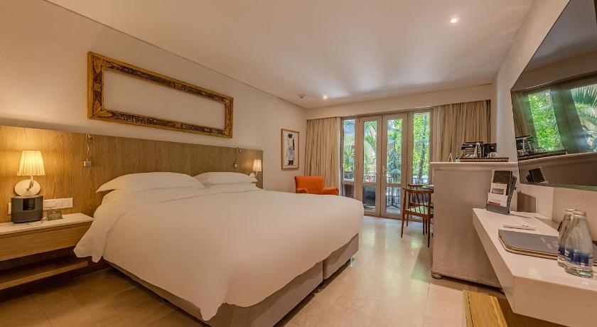 รูปของSuperior Room, 1 King Bed, Balcony or Terrace, Garden View 3