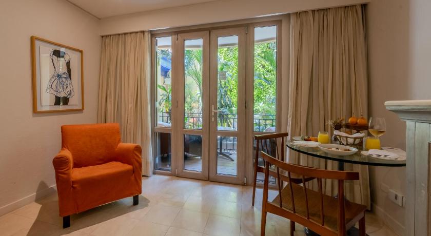 รูปของSuperior Room, 1 King Bed, Balcony or Terrace, Garden View 11