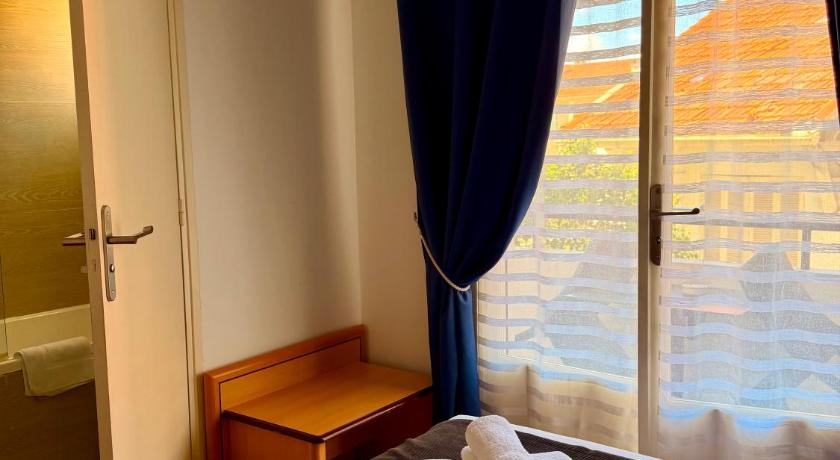 Image of Economy Single Room - North Side 7